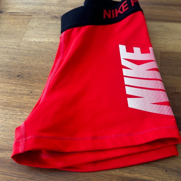 Nike Pro running shorts 3 pair - Picture 3 of 5